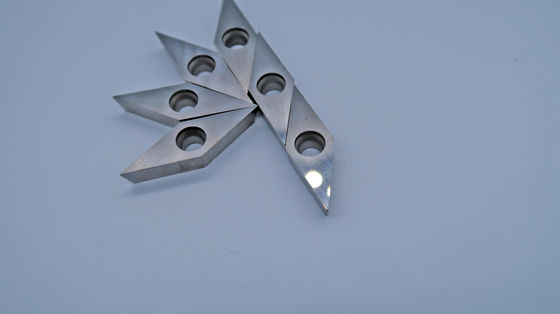 Rhombus Polycrystalline Diamond Tools , Carbide Inserts For Hardened Steel 4.76mm High Accuracy